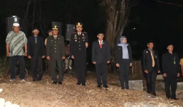 Kapolres Madina Ikuti Upacara Renungan Suci di Makam Pahlawan
