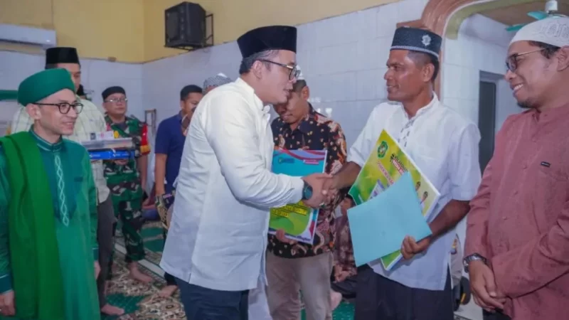 H Aulia Rachman Safari Jumat di Masjid Silaturahim