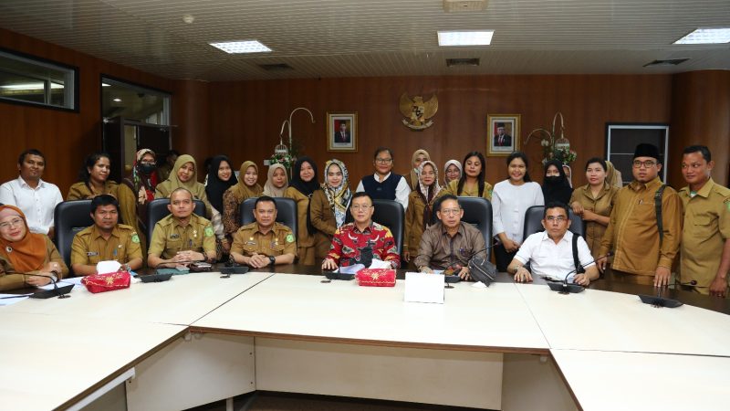 Audiensi Guru Honorer dan Teknis di DPRD Medan