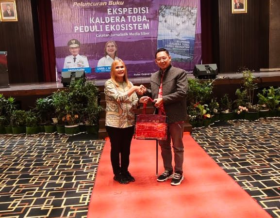 Peluncuran Buku Ekspedisi Kaldera Toba Oleh SMSI Sumut, Wong Chun Sen : Ini Suatu Terobosan Bagi Kita