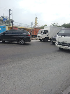 Penutupan Akses Jalan di Depan Pintu Tol Bandar Selamat Makin Menimbulkan Kemacetan