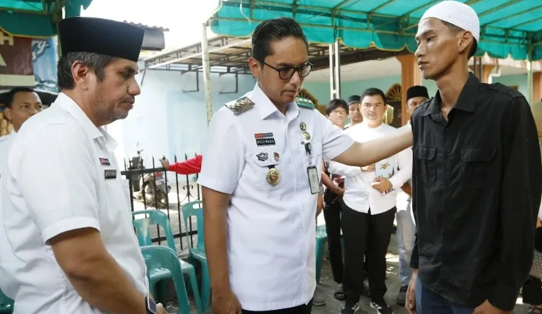 Contoh Pemimpin yang Baik, Walikota Medan Melayat ke Rumah Kepling