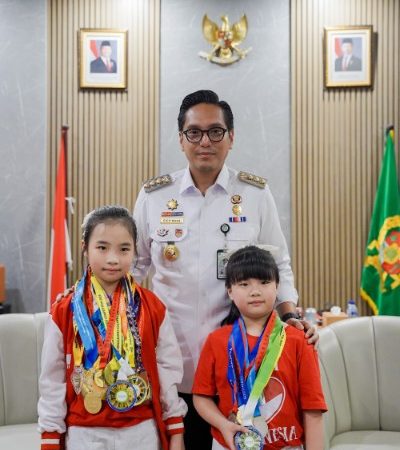 Rico Waas Takjub Dengan Prestasi Geraldine dan Hahley Saimen