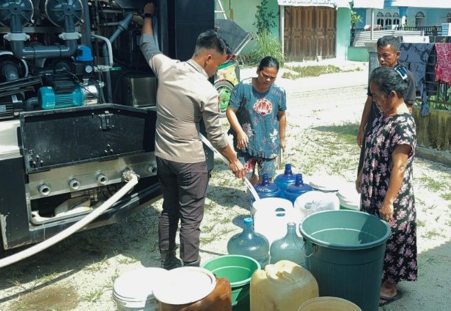 Brimob Polda Sumut Tuntaskan Sumur Bor dan Distribusi Air Bersih bagi Warga Hutabalang Pascabencana