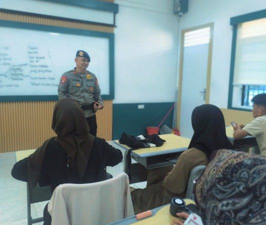 Menumbuhkan Karakter Religius Sejak Dini, Brimob Hadir Dampingi Siswa SMA Kemala Bhayangkari 1 Medan