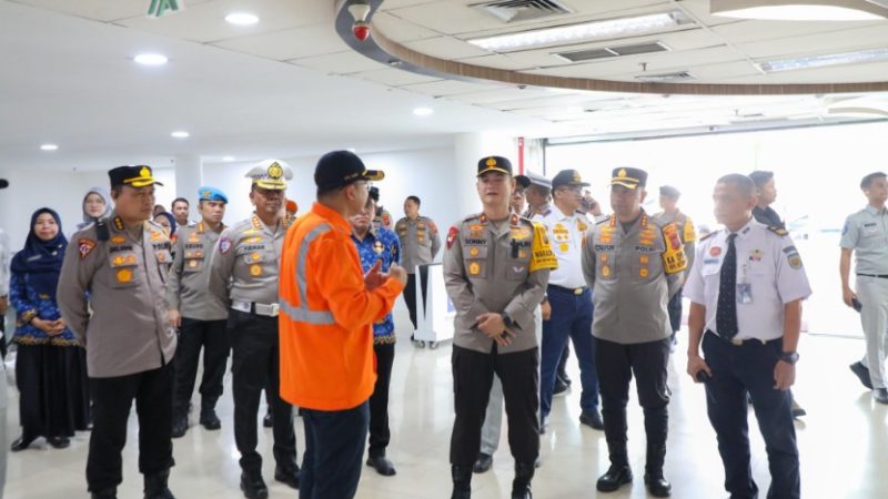 Wakapolda Sumut Tinjau Stasiun KA Medan, Pastikan Pelayanan Mudik Lebaran Berjalan Optimal
