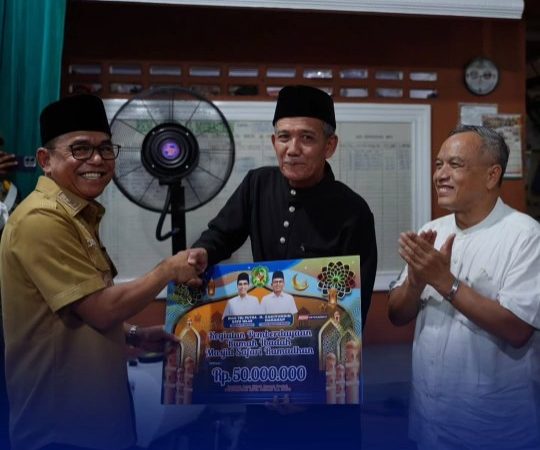 Safari Ramadan di Masjid Al Muhajirin, Zakiyuddin Harahap Serahkan Bantuan Rp 50 Juta untuk Pembangunan Masjid