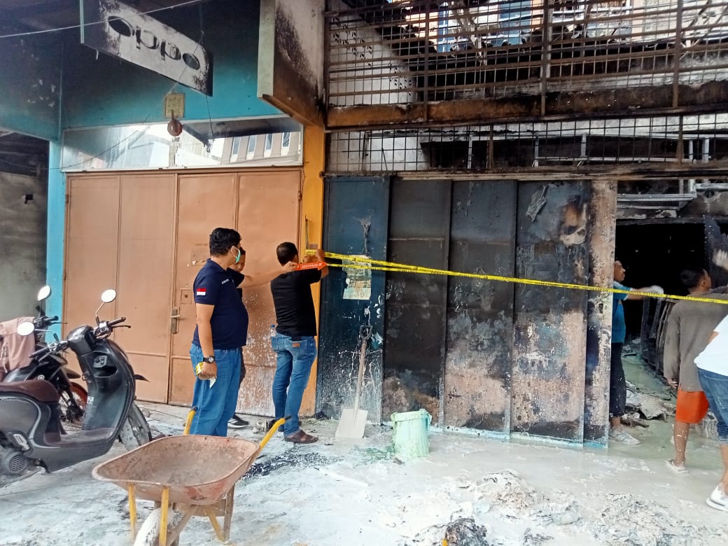 Polres Pelabuhan Belawan dan Polsek Medan Labuhan Amankan Lokasi Kebakaran di Marelan