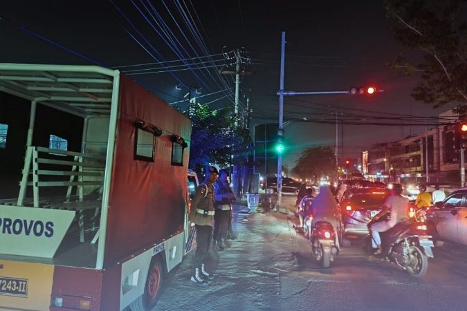 Patroli Blue Light Satuan Brimob Polda Sumut Intensif Sisir Kota Medan, Perkuat Keamanan dan Cegah Aksi Kriminalitas Malam Hari