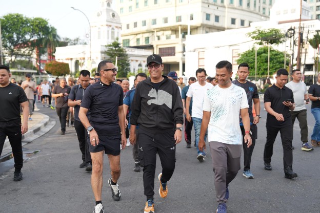 Rico Waas, Exco PSSI Arya Sinulingga, dan Dandim Membaur di CFD, Sapa Warga Medan