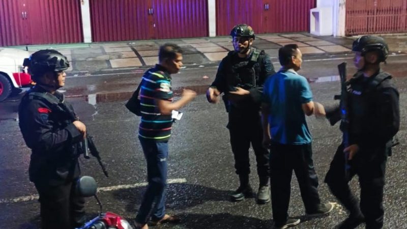 Patroli Humanis Brimob Sumut Menyapa Kota Medan, Malam Aman Warga Nyaman