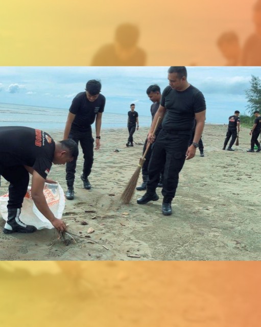 Sambut HUT Polri ke-80, Personel Kompi 4 Batalyon C Gelar Gerakan Indonesia Asri di Pantai Laharuga