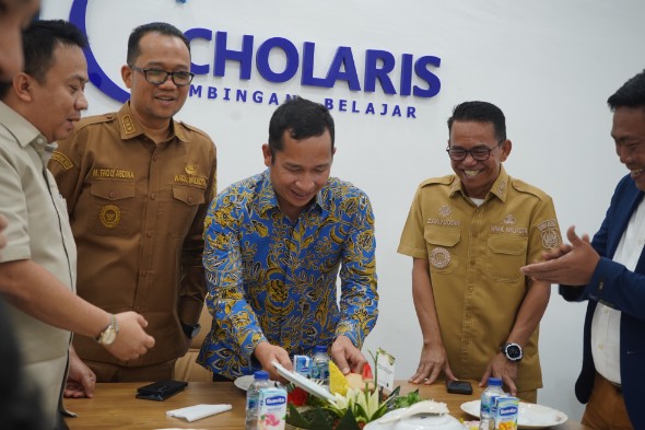 Zakiyuddin Harahap Hadiri Syukuran Gedung Baru Bimbel Scholaris