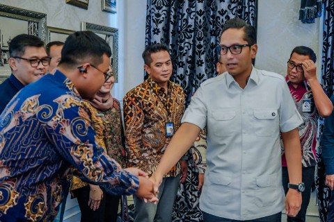 Rico Waas Ajak Dunia Usaha Lindungi Pekerja Rentan