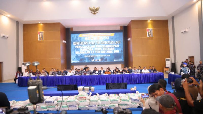 KAPOLDA KEPRI IKUTI KONFERENSI PERS PENGUNGKAPAN PENYELUNDUPAN 1,3 TON KETAMINE DI PERAIRAN BATAM