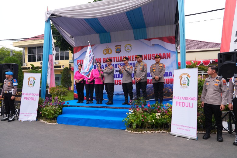 Polda Sumut Berangkatkan 25 Ton Bantuan Kemanusiaan Tahap Pertama untuk Korban Gempa NTT