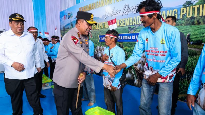 Kapolda Sumut Cek Langsung Pemeriksaan Kesehatan Gratis untuk Warga Samosir