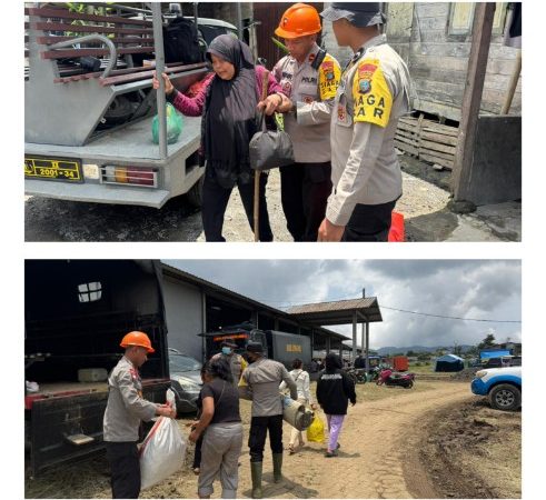 Tak Sekadar Mengamankan, Polres Karo dan Brimob Layani Mobilitas Warga Pengungsi Sinabung