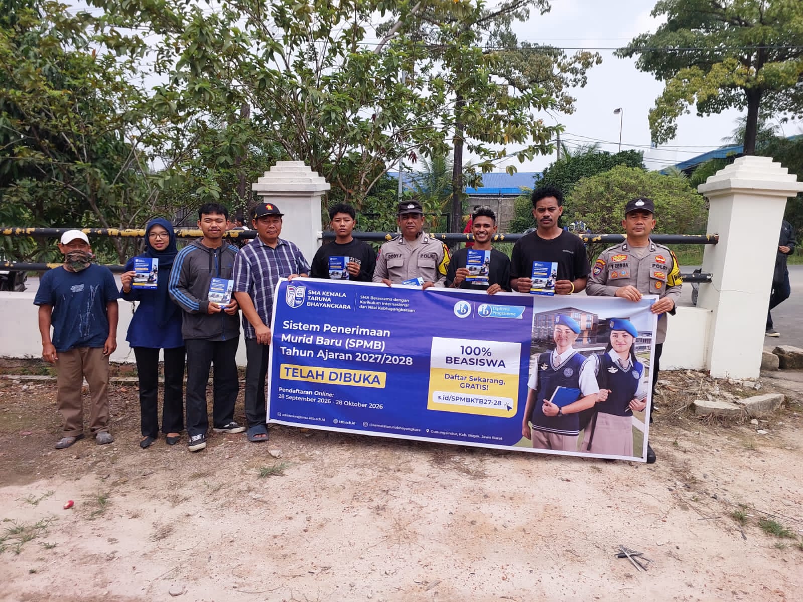 Polsek Batu Aji Sampaikan Informasi Penerimaan SMA Kemala Taruna Bhayangkara kepada Masyarakat Kecamatan Batu Aji
