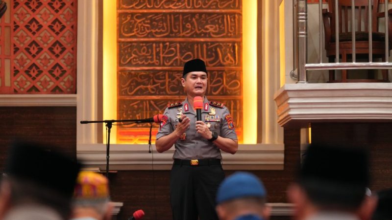 Sholat Subuh Bersama Masyarakat, Kapolda Sumut Ajak Perkuat Persatuan dan Perangi Narkoba