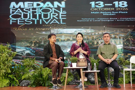 Airin Rico Waas Dorong Inovasi Ulos Tembus Pasar Fesyen Modern